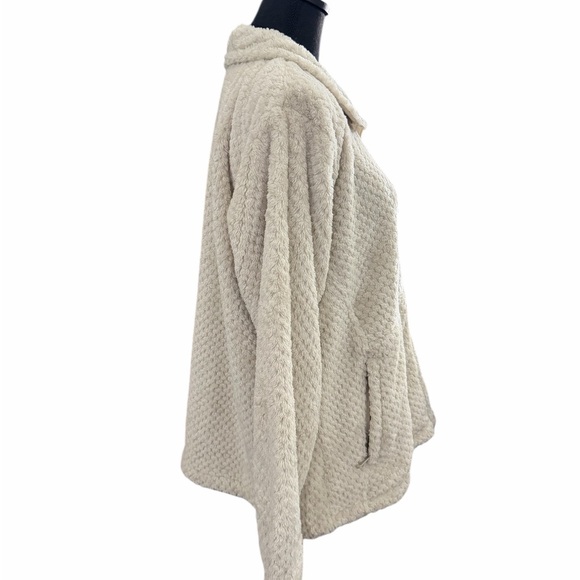 Columbia Women's Fire Side II Sherpa Full Zip fleece jacket In Color Beige - Picture 4 of 6